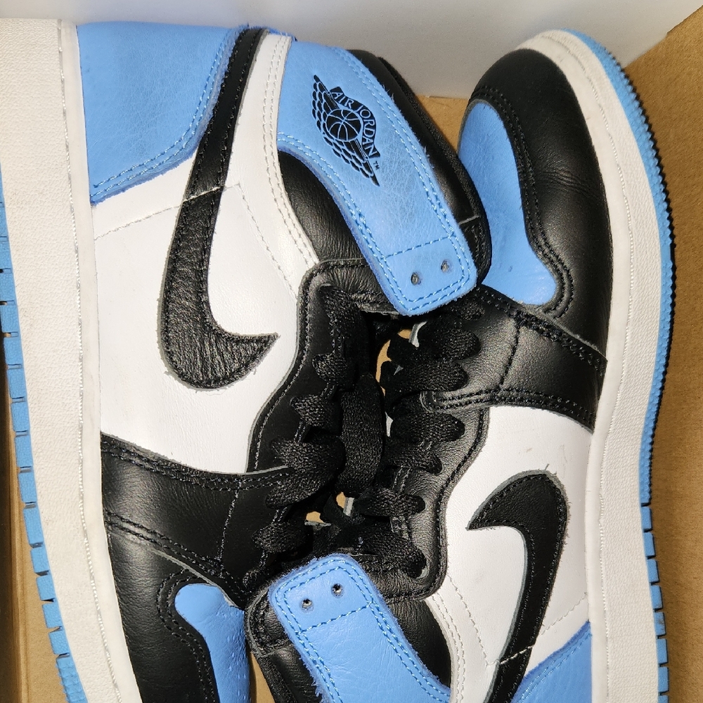 Nike Kids Sneakers - Black, White, and Blue